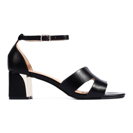 Sandalias negras de tacón para mujer. negro
