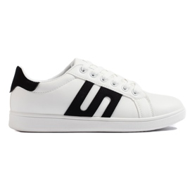 Deportivas de mujer en blanco y negro