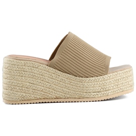 Chancla alpargata beige con cuña alta