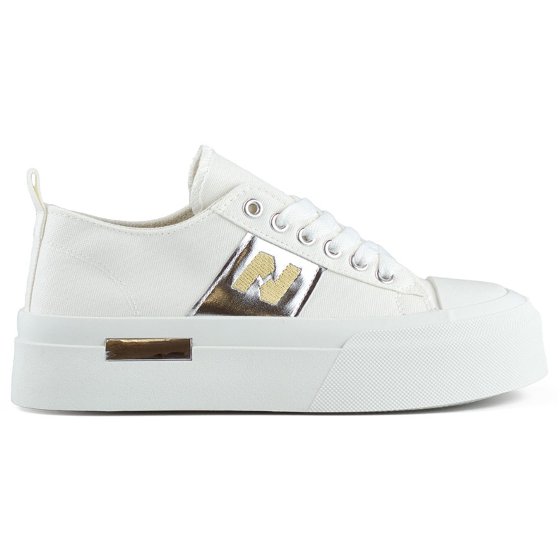 Zapatillas de mujer blancas de moda con suela de plataforma gruesa. blanco