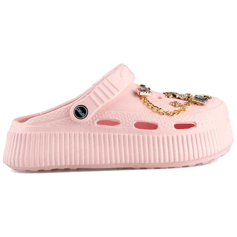 Chanclas rosas con suela gruesa y adornos. rosado