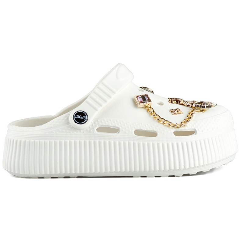 Chanclas blancas con suela gruesa y adornos. blanco