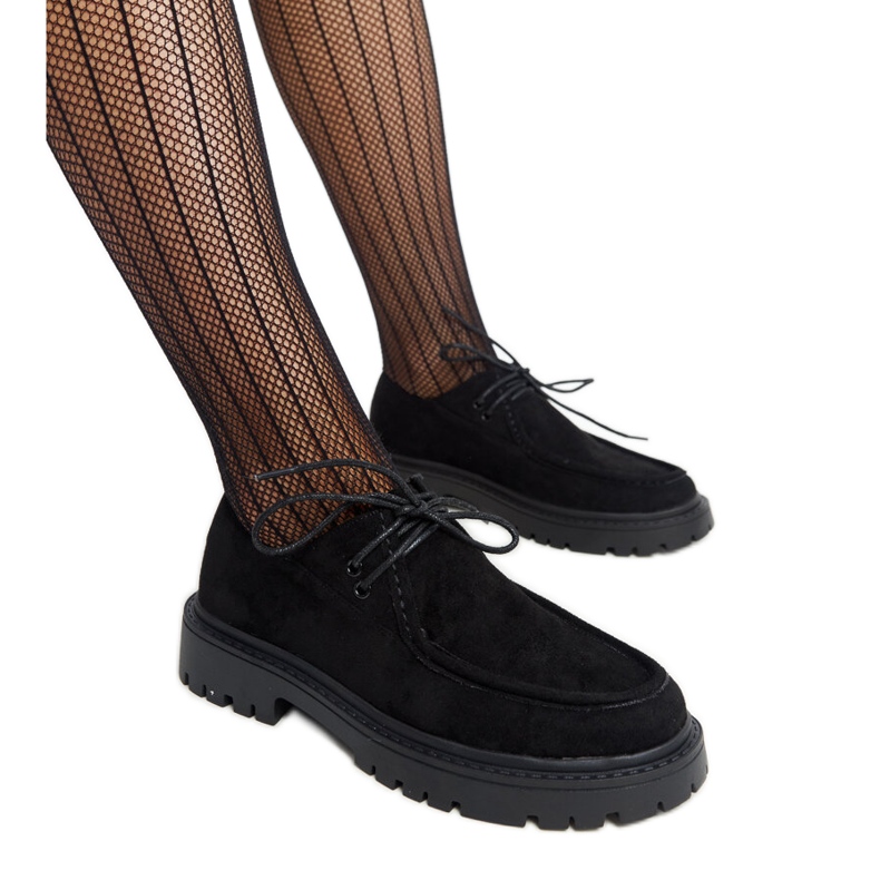 Zapatos Keiko clásicos ante negro