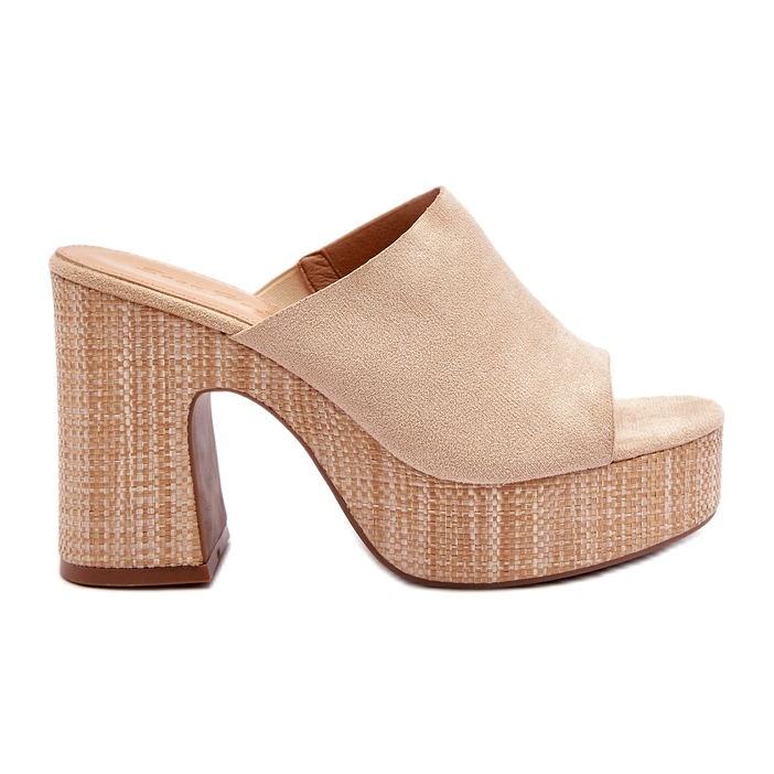 Chanclas de mujer beige con tacones altos Chanclas de mujer beige con tacones altos