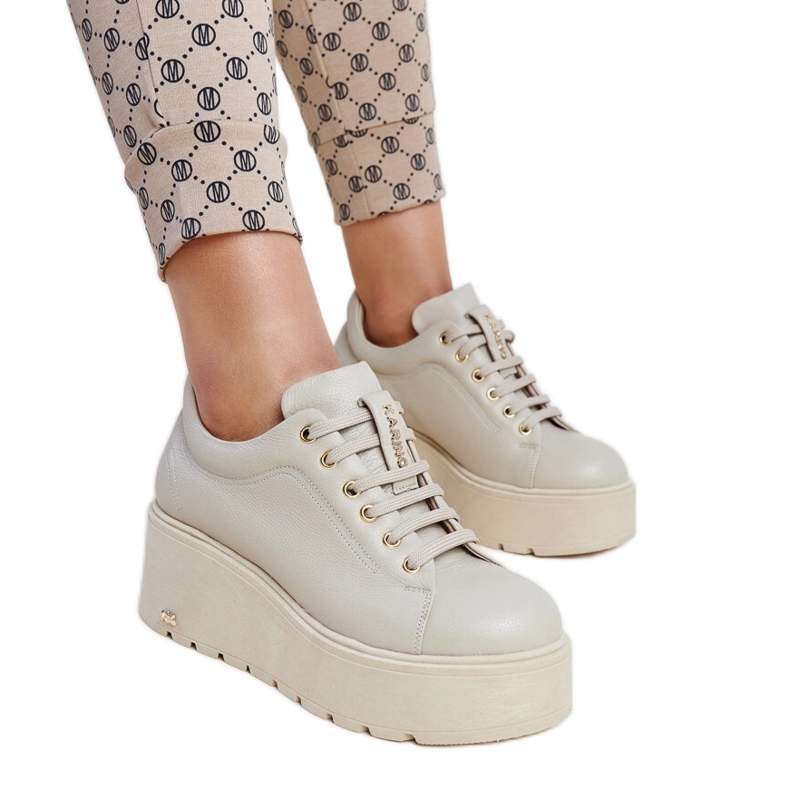 Deportivas Karino con cuña de piel beige