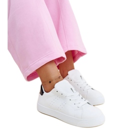 Zapatillas Akila blancas y negras. blanco