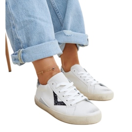 Deportivas blancas con efecto desgastado de Gombola blanco