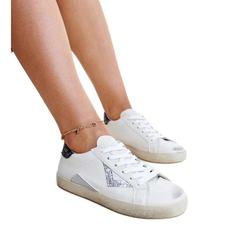 Deportivas blancas con efecto desgastado de Gombola blanco