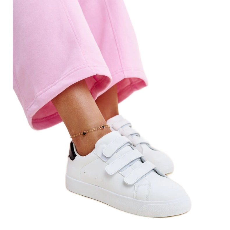 Zapatillas con velcro en blanco y negro de Samala
