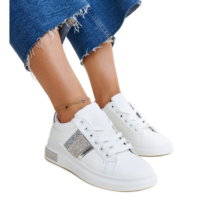 Deportivas Giulia blancas y plateadas con circonitas blanco