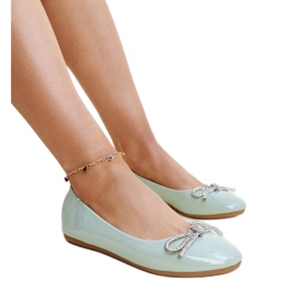 Bailarinas de charol verde con lazo decorativo de Totani Bailarinas de charol verde con lazo decorativo de Totani
