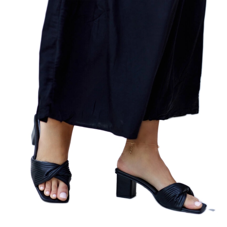 Chanclas tacón Batari negro