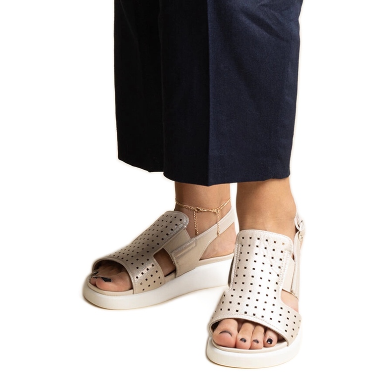 Sandalias Imogne doradas con pala calada dorado