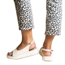 Sandalias beige con suela gruesa de Hamond