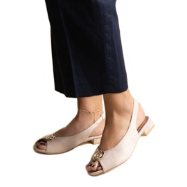 Sandalias slip-on beige con tacón bajo Teyla