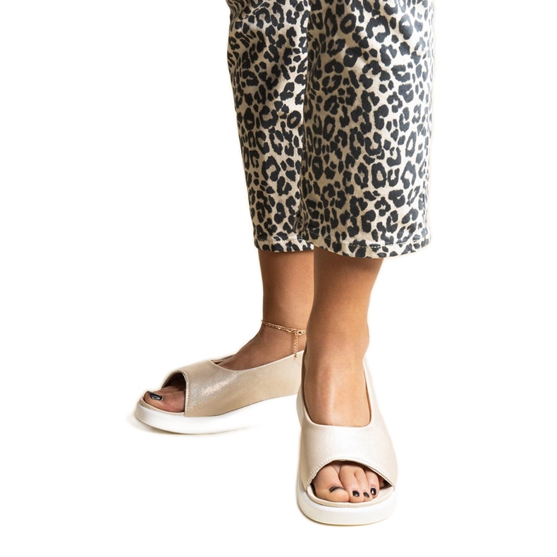 Sandalias slip-on doradas con brillo Taylak dorado