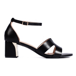 Sandalias negras de tacón bajo negro