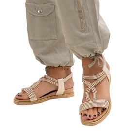 Sandalias beige claro decoradas con circonitas Detila