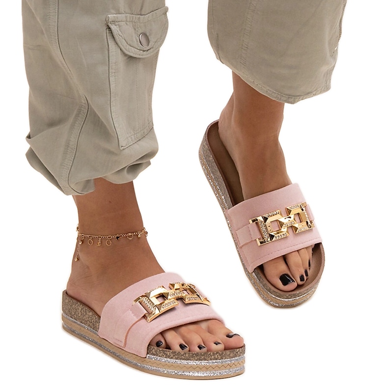 Chanclas rosas con hebilla brillante by Niamh rosado