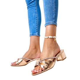 Mules de tacón decorado con circonitas Anbrani dorado