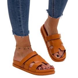 Chanclas con velcro marrones de Kassis marrón