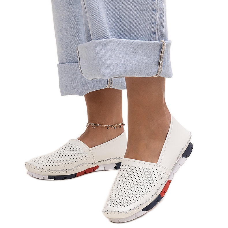 Evento Zapatos blancos de piel calada de Wendel