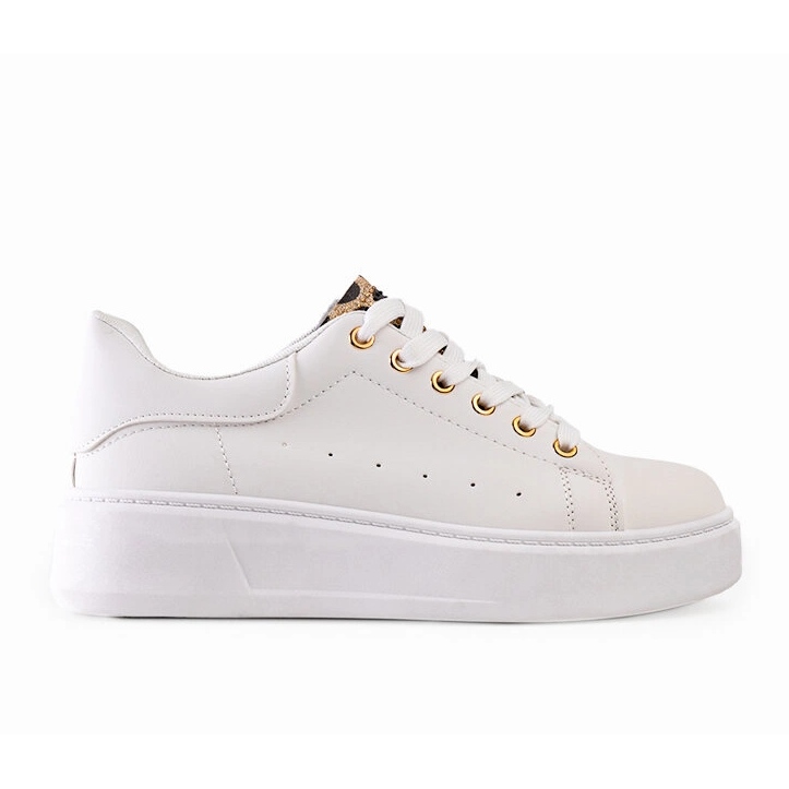 Zapatillas blancas con llamativo adorno Asmait. blanco