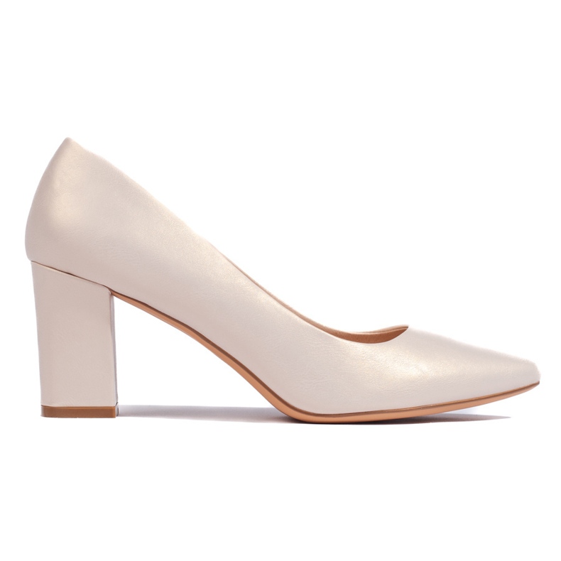 Cómodos zapatos de salón beige de Sergio Leone