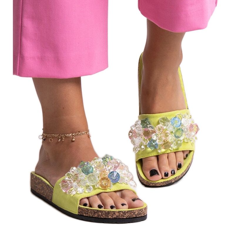 Chanclas verdes decoradas con piedras Negistina Chanclas verdes decoradas con piedras Negistina