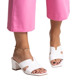 Chanclas de tacón blancas con el talón abierto, piel ecológica Anatolia blanco