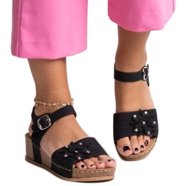 Sandalias cuña negras con flor Kifah negro