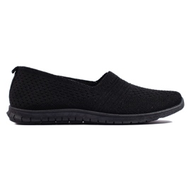 Zapatillas deportivas negras sin cordones. negro