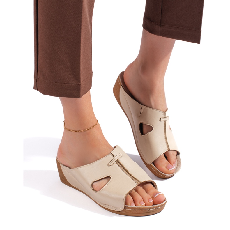 Sandalias cuña mujer cómodas color beige