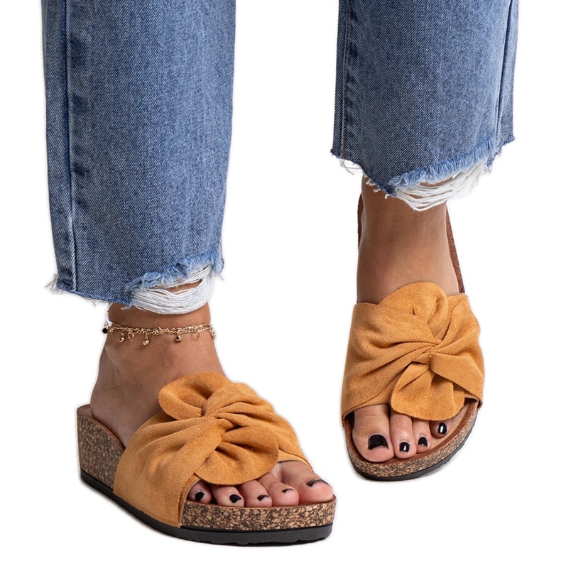 Pantuflas marrones con cuña Ghaza de corcho marrón