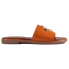 Pantuflas de mujer color camel con elemento decorativo marrón