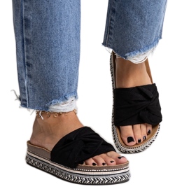 Chanclas negras enormes con suela decorativa Nibalie. negro