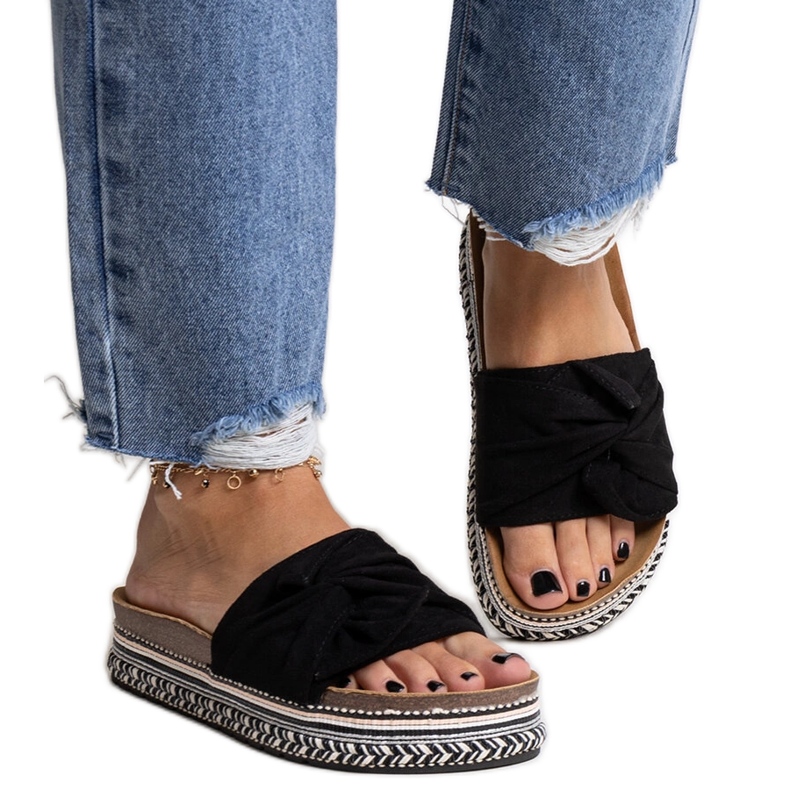 Chanclas negras enormes con suela decorativa Nibalie. negro