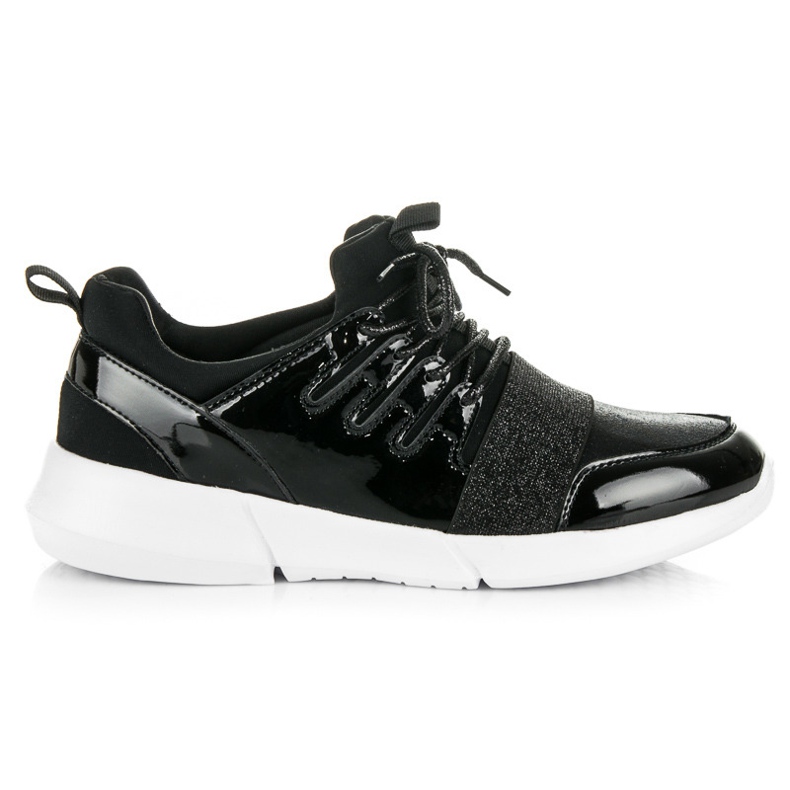 Deportivas lacadas negro