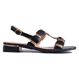 Sandalias de mujer con estilo negro.