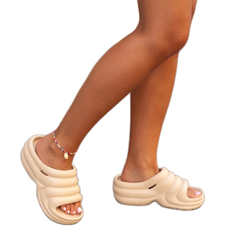 Chanclas Amina masivas beige