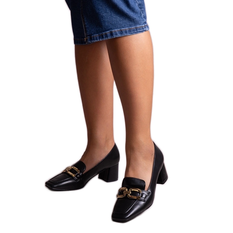 Zapatos de tacón con punta cuadrada negros de Alhena Zapatos de tacón con punta cuadrada negros de Alhena