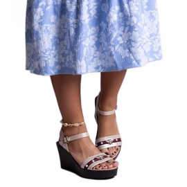 Sandalias Farah con cuña dorada dorado