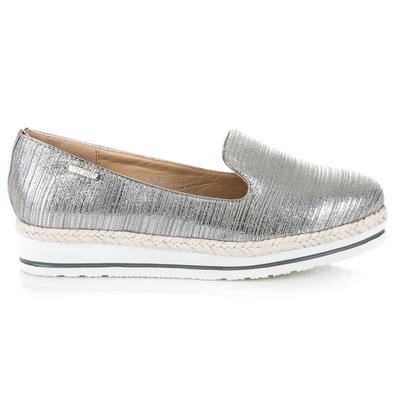 Vices Lordsy en la plataforma gris Vices Lordsy en la plataforma gris