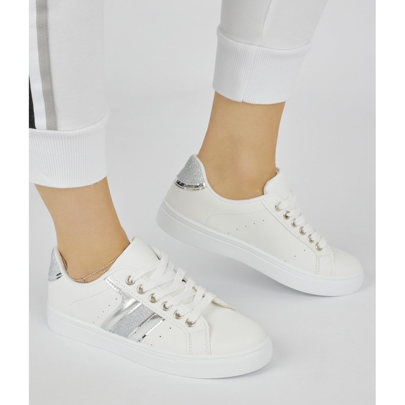 Zapatos deportivos cómodos blancos