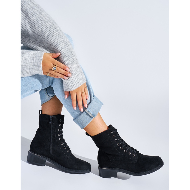 Botines de mujer negros con cordones y tacón bajo