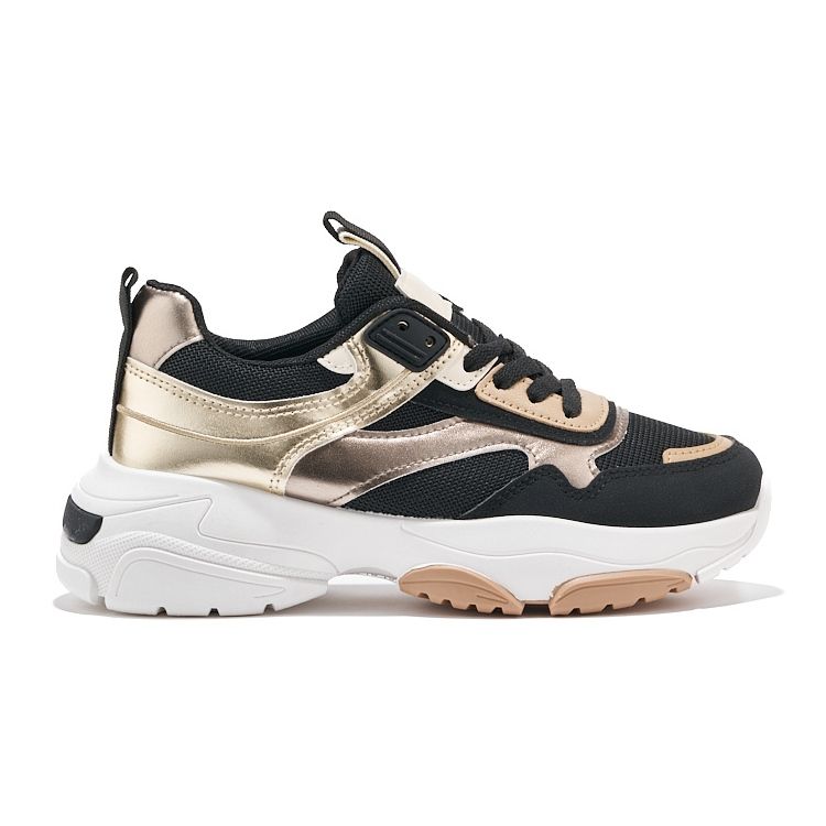 Zapatillas negras y doradas con suela gruesa. negro