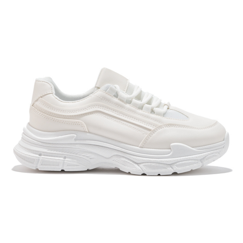 Zapatillas blancas de mujer. blanco