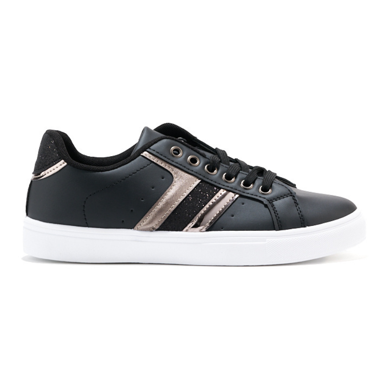 Zapatos deportivos cómodos negros.