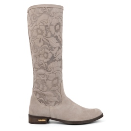 Olivier Botas de mujer de ante confeccionadas en piel natural con flores Emma grabadas, beige