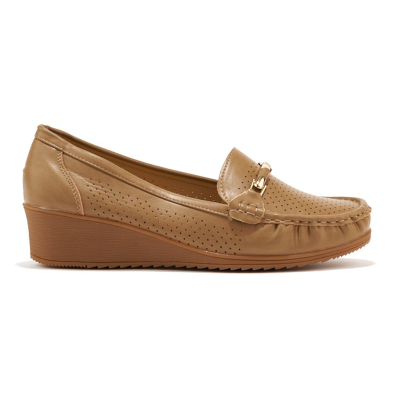 Mocasines marrones calados con cuña baja marrón